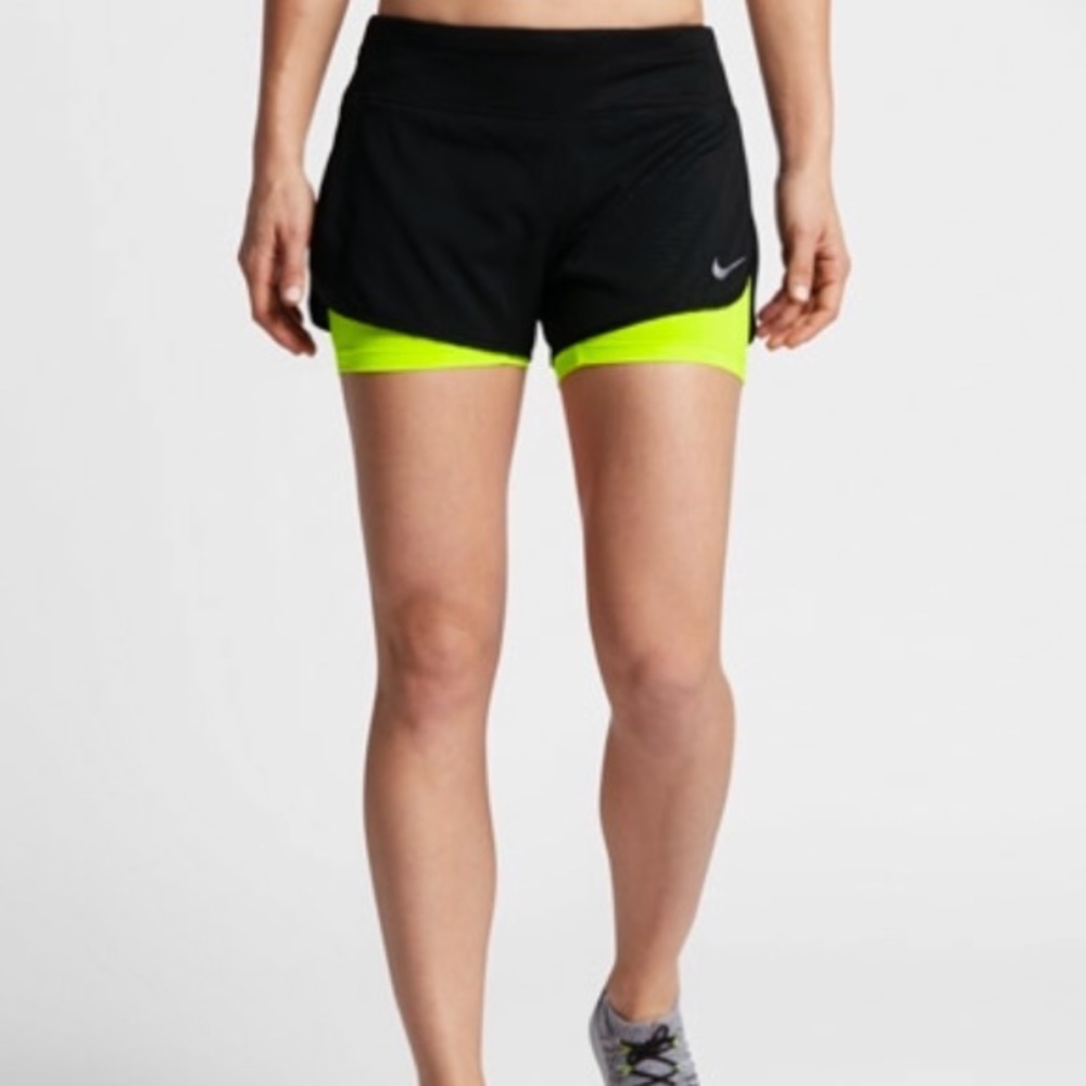 BLACK NIKE RUNNING SHORTS